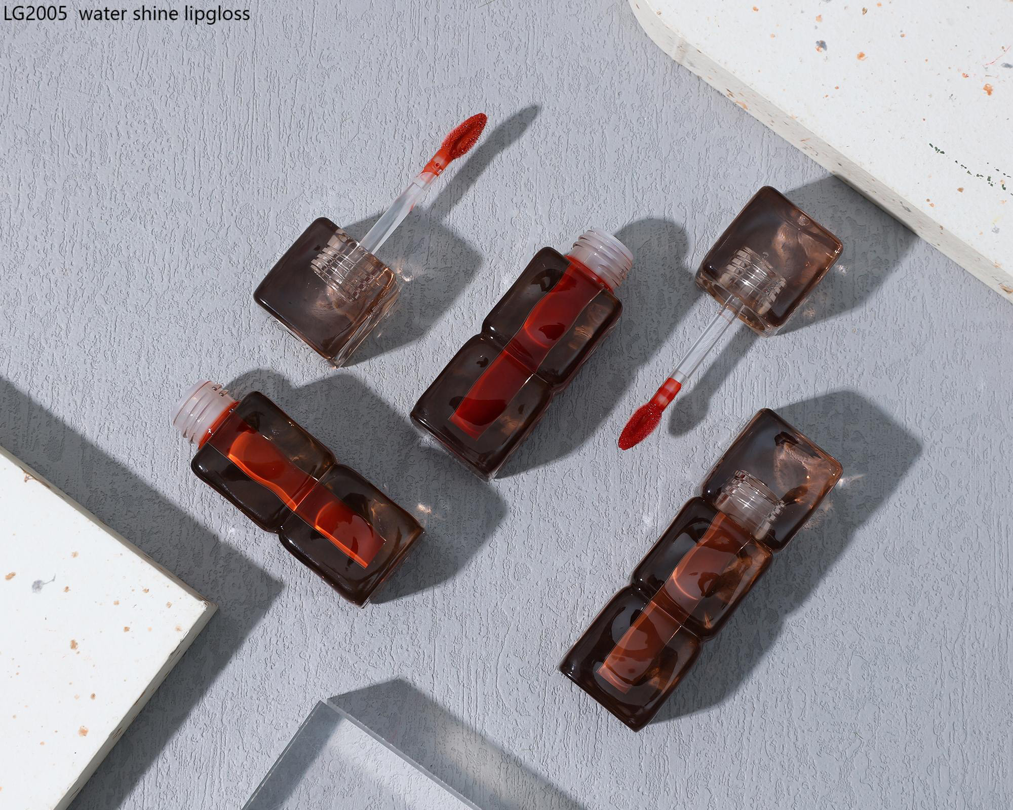 LG2005 water shine lipgloss