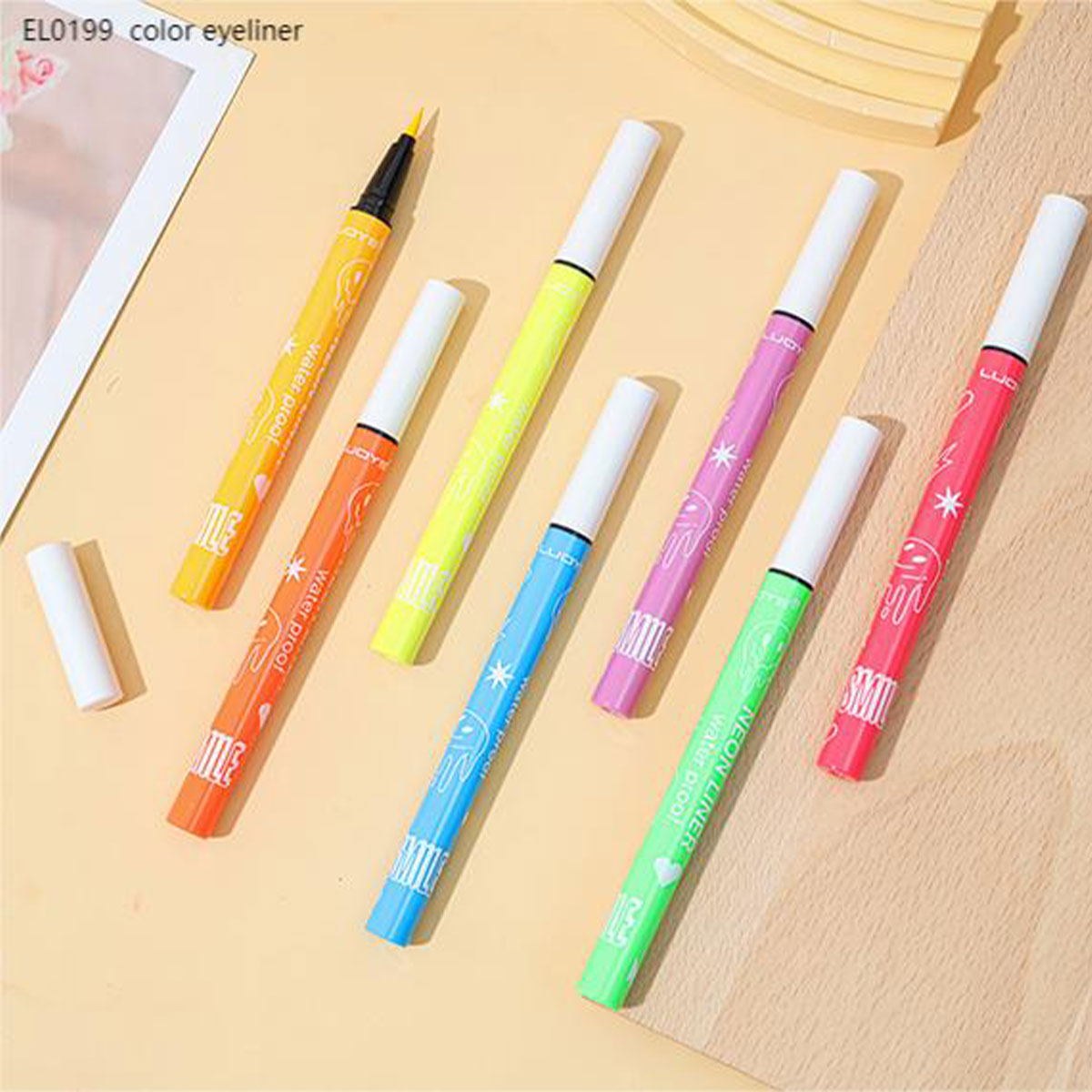 1P2A9618 color eyeliner