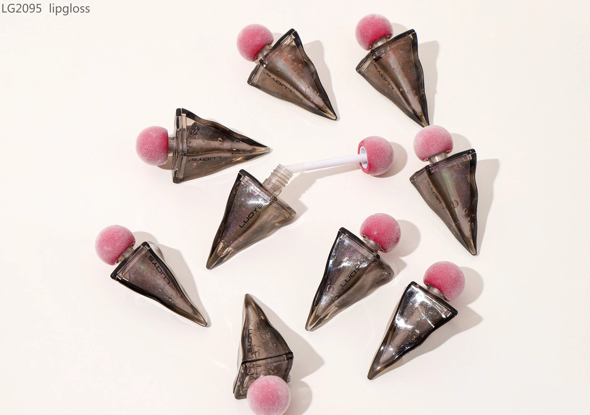 How to Choose Non-Sticky Lip Gloss for Private Label Beauty Brands